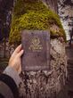 دفتر یادداشت با طرح کتاب تاریخ هاگوارتز در جنگل