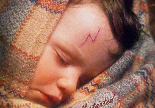 هری پاتر در نوزادی