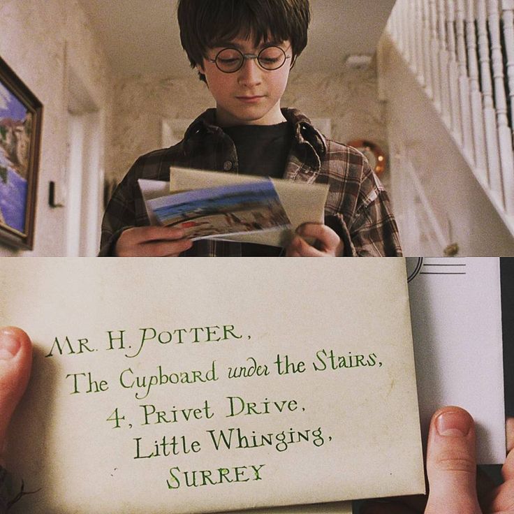 دعوت نامه هاگوارتز در دست هری پاتر